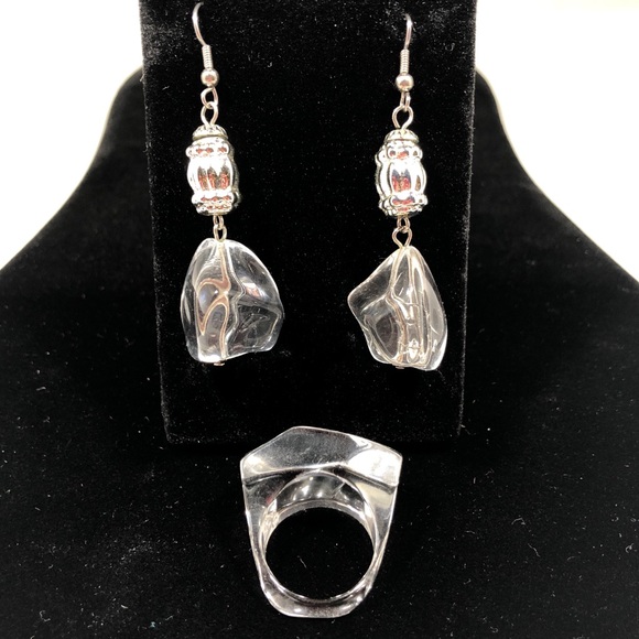 EARRINGS & RING SET - Earrings clear rock look w/ Silver-tone beads. Ring clear. - Picture 2 of 16